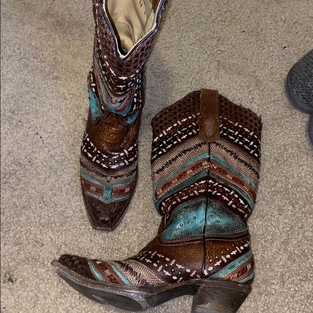 CORRAL cowgirl boots